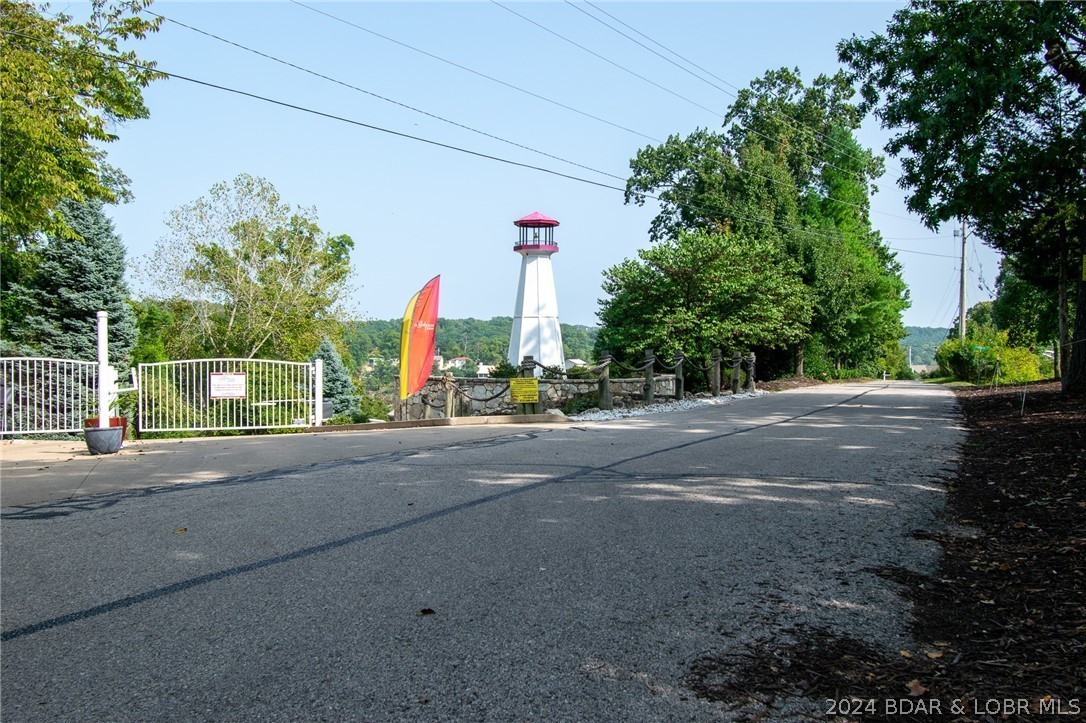 40. 68 Lighthouse Road