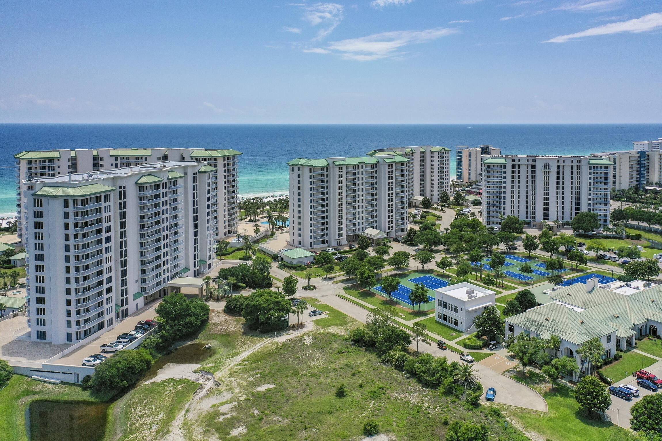 33. 15300 Emerald Coast Parkway