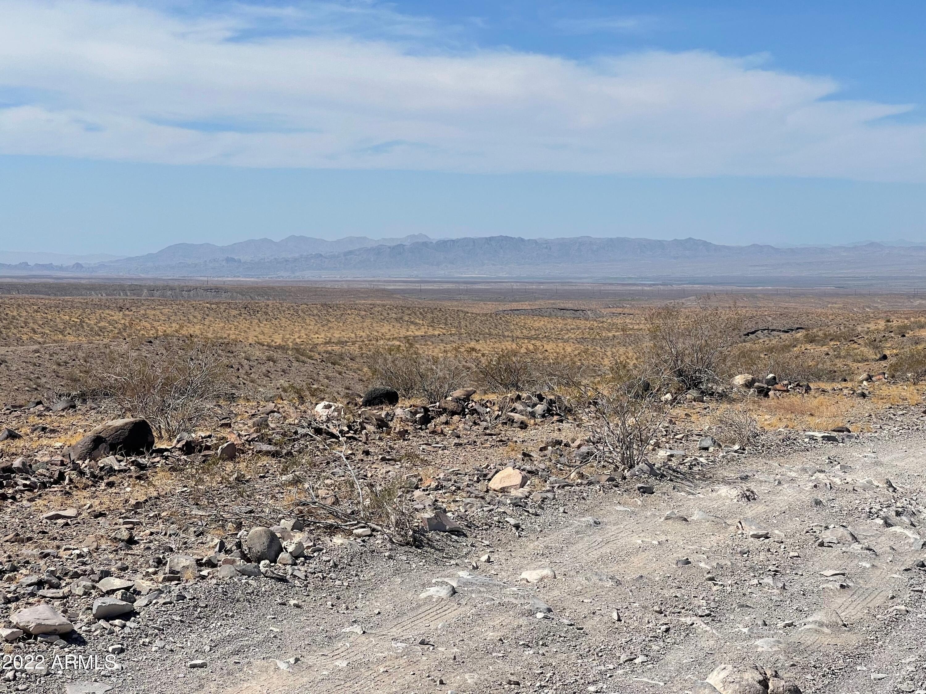 24. 000 282 Acres Mohave Milltown Trail