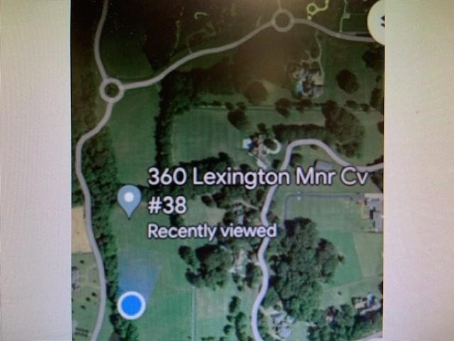 21. 360 Lexington Manor