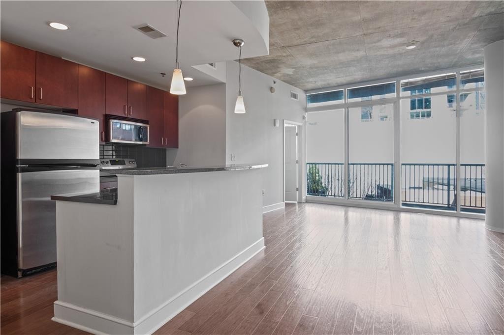 1. 44 Peachtree Place NW