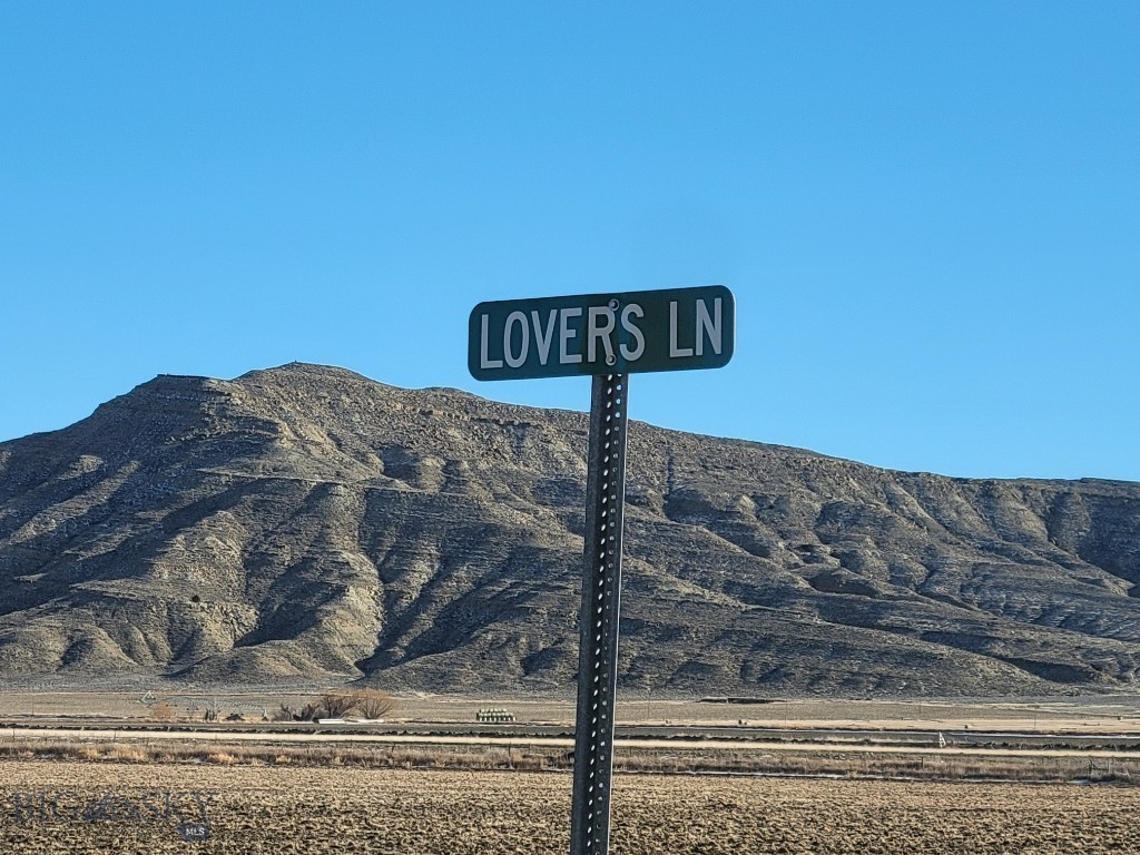 1. 122 Lovers Lane