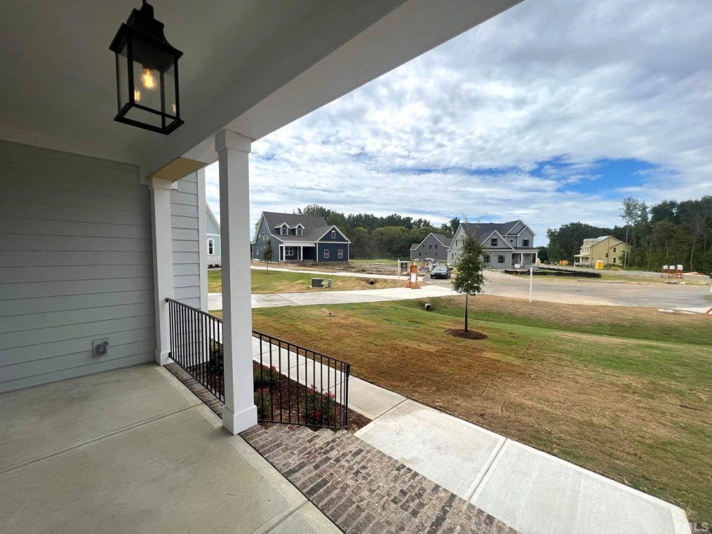 3. Griffon Pointe 28 Drathaar Court