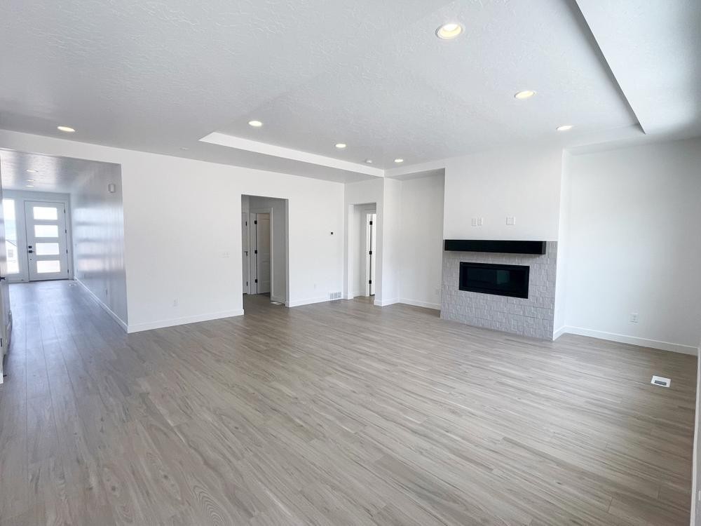 2. 6135 N Fox Canyon #309