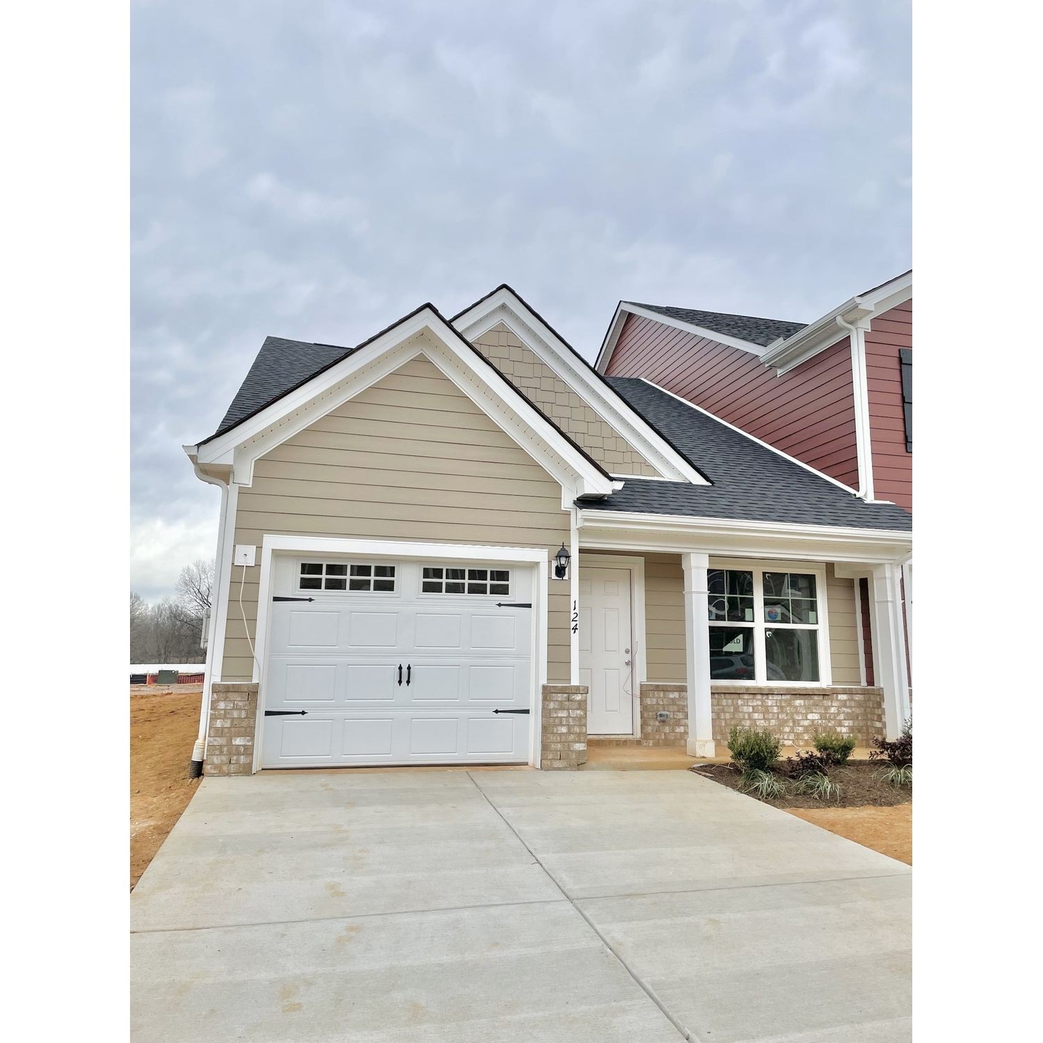 2. 323 Ezra St -Lot 92