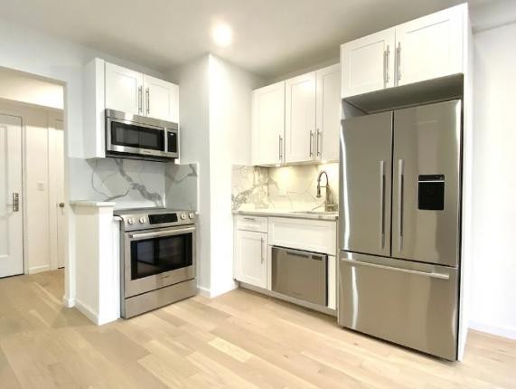 2. 160 East 48th Street