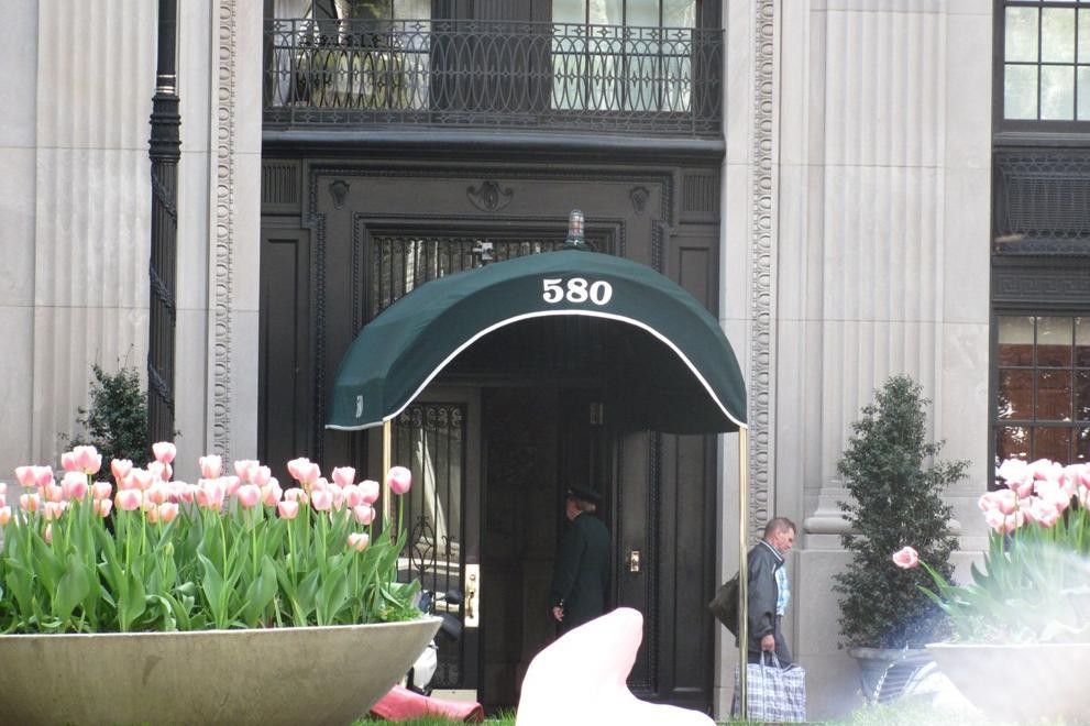 10. 580 Park Avenue