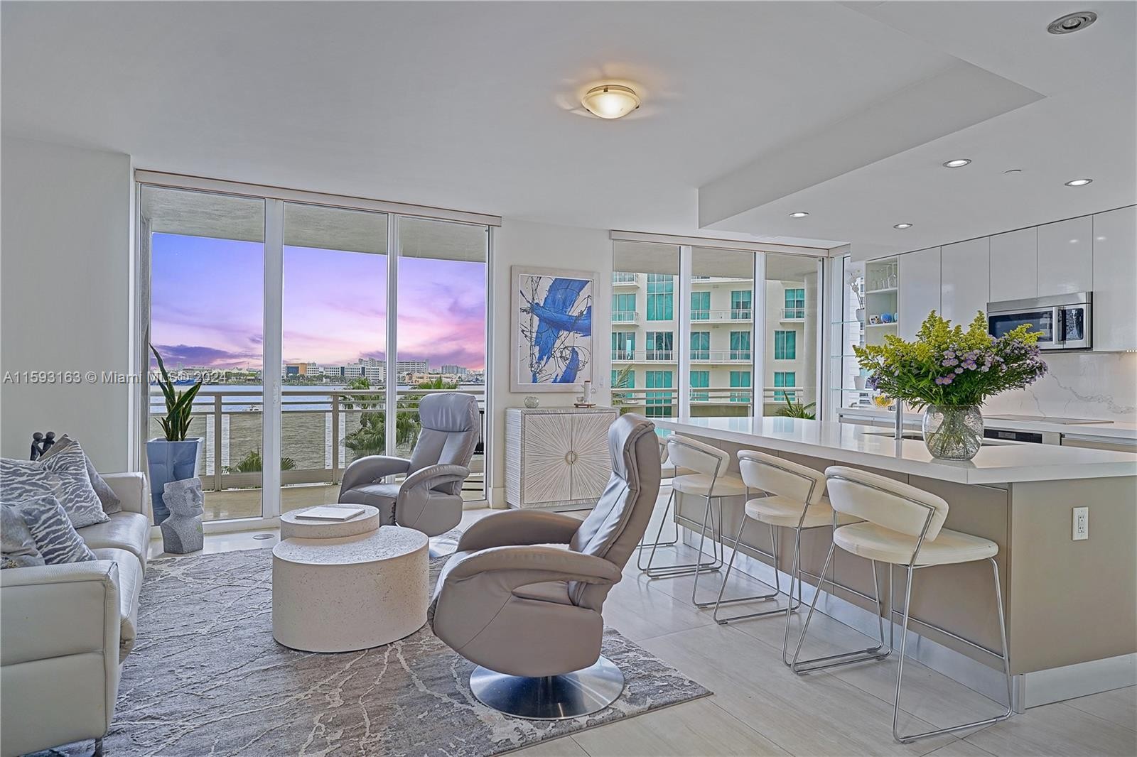 11. 901 Brickell Key Blvd