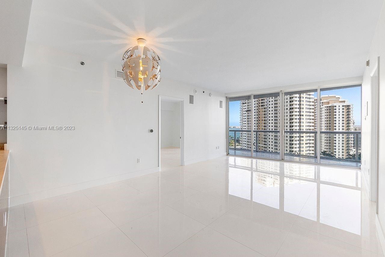 1. 465 Brickell Ave