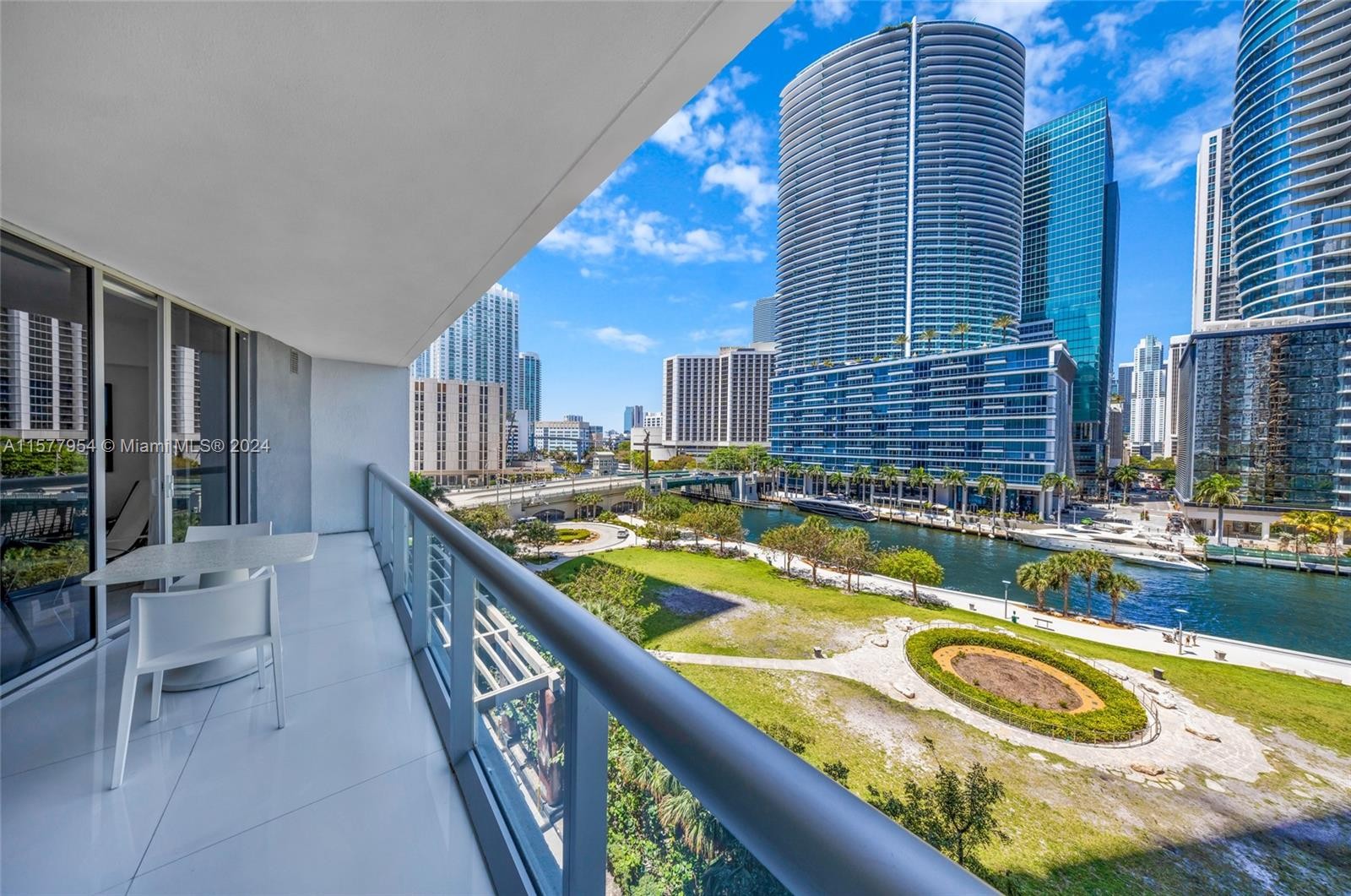 1. 475 Brickell Ave