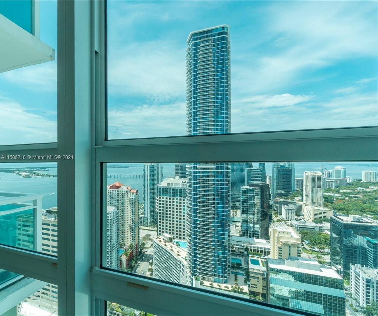 21. 950 Brickell Bay Dr