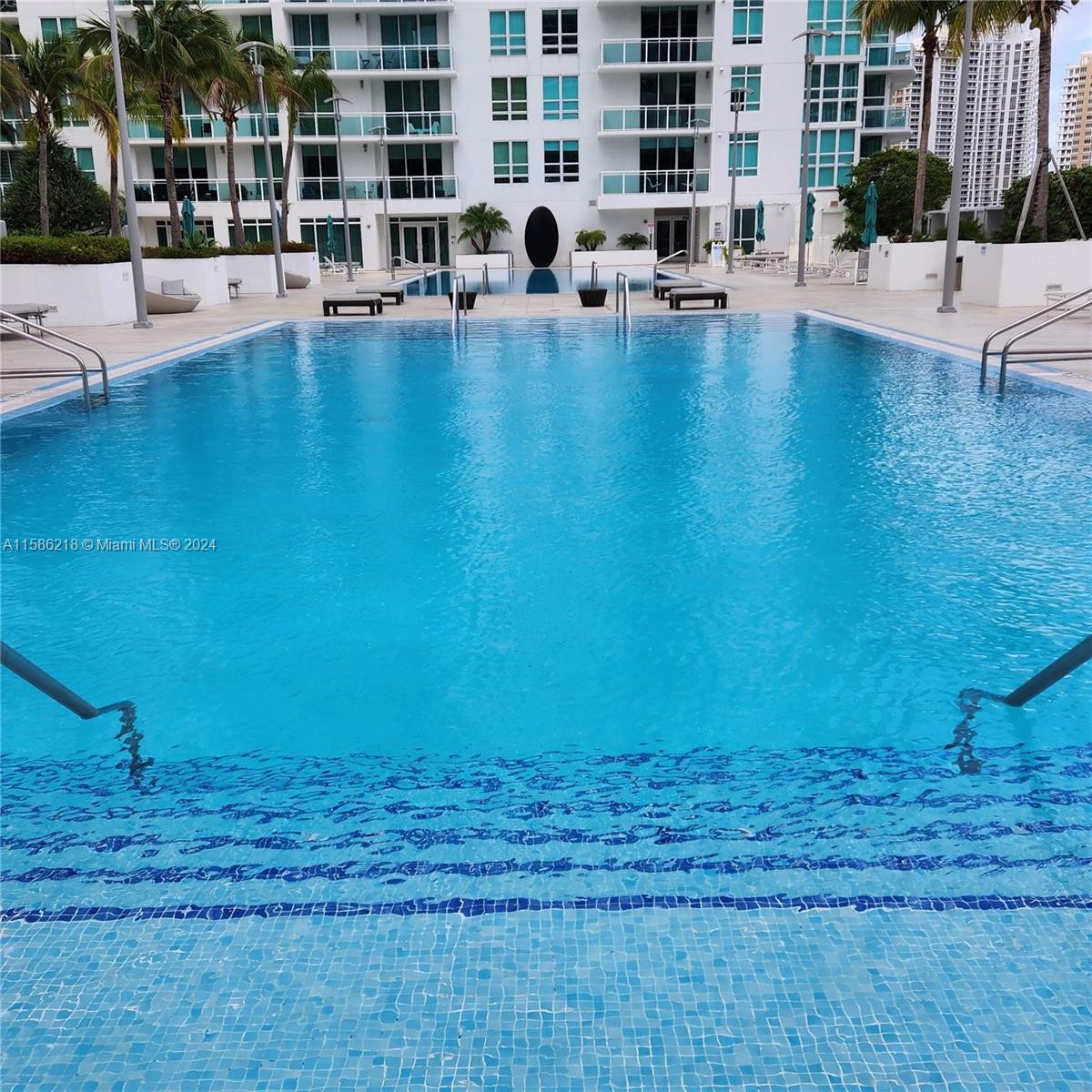 26. 950 Brickell Bay Dr