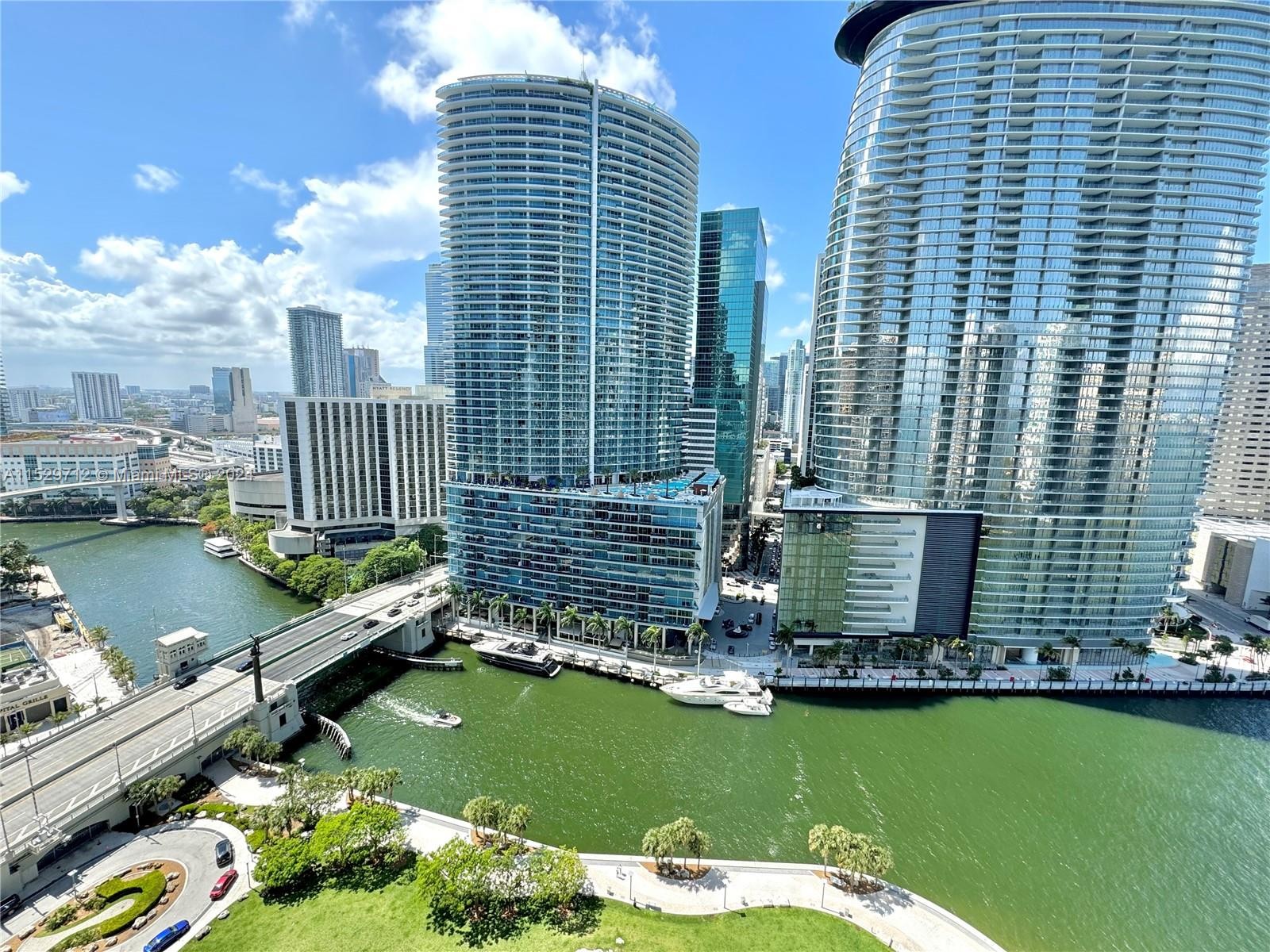 1. 475 Brickell Ave