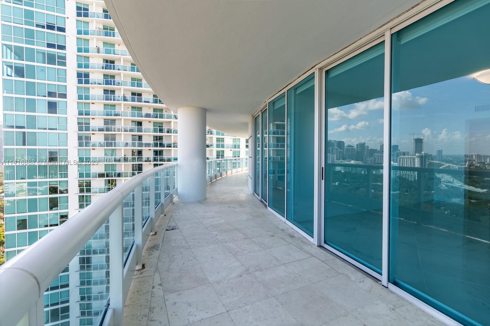 28. 2127 Brickell Av