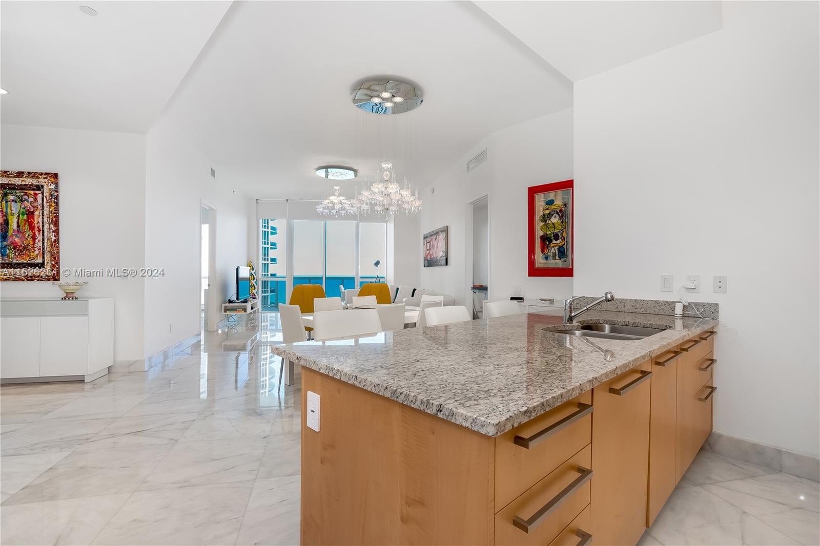 30. 15901 Collins Ave (Avail 6/1-11/30)