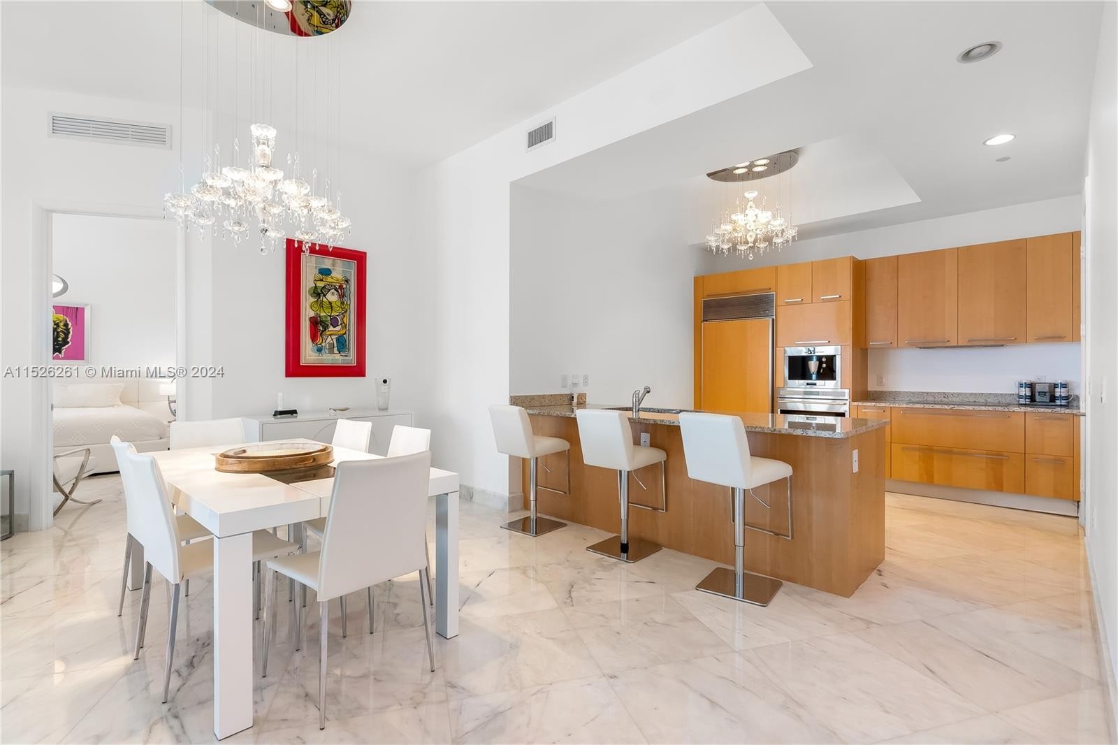 19. 15901 Collins Ave (Avail 5/1-11/15)