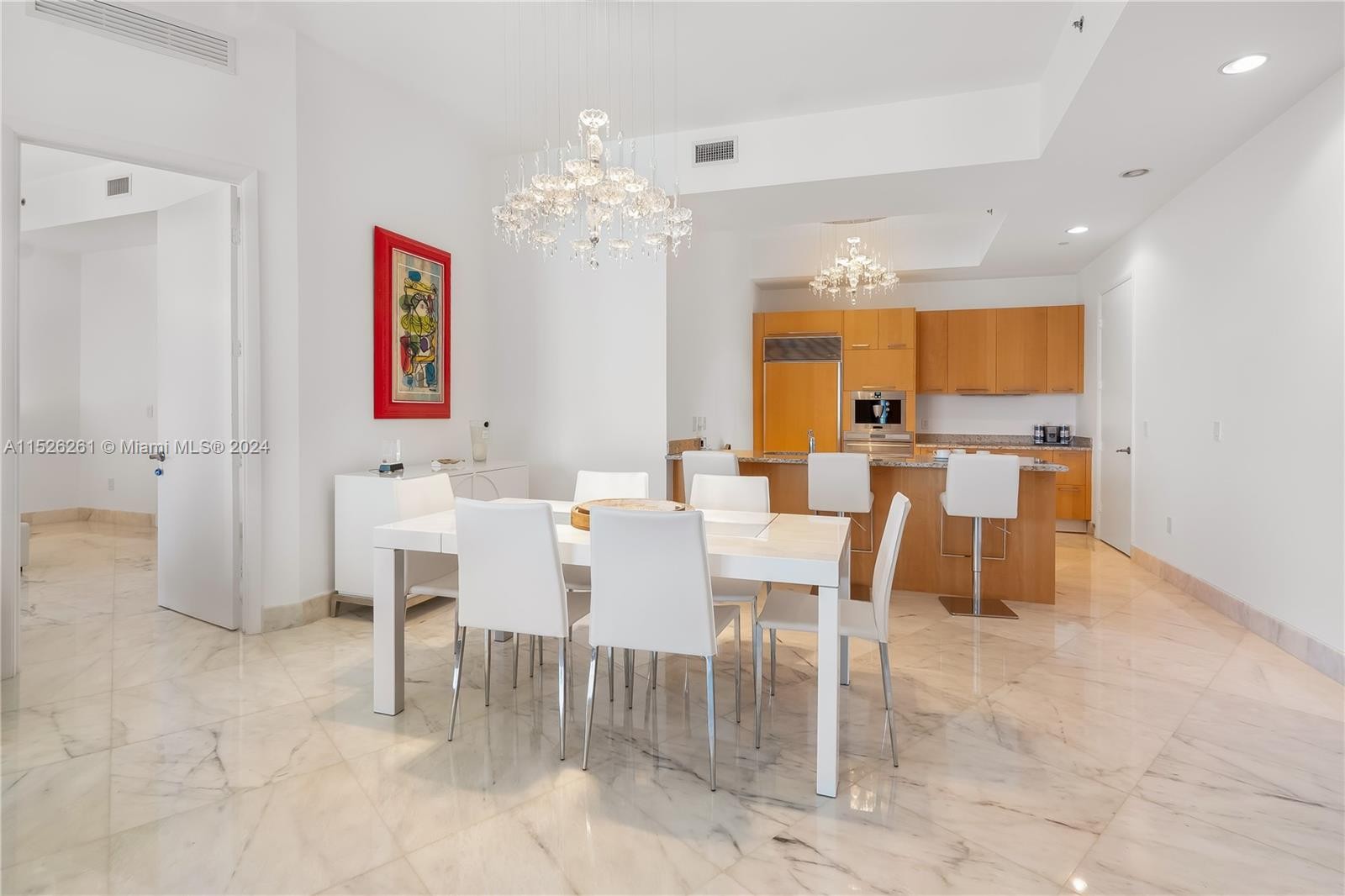 18. 15901 Collins Ave (Avail 5/1-11/15)