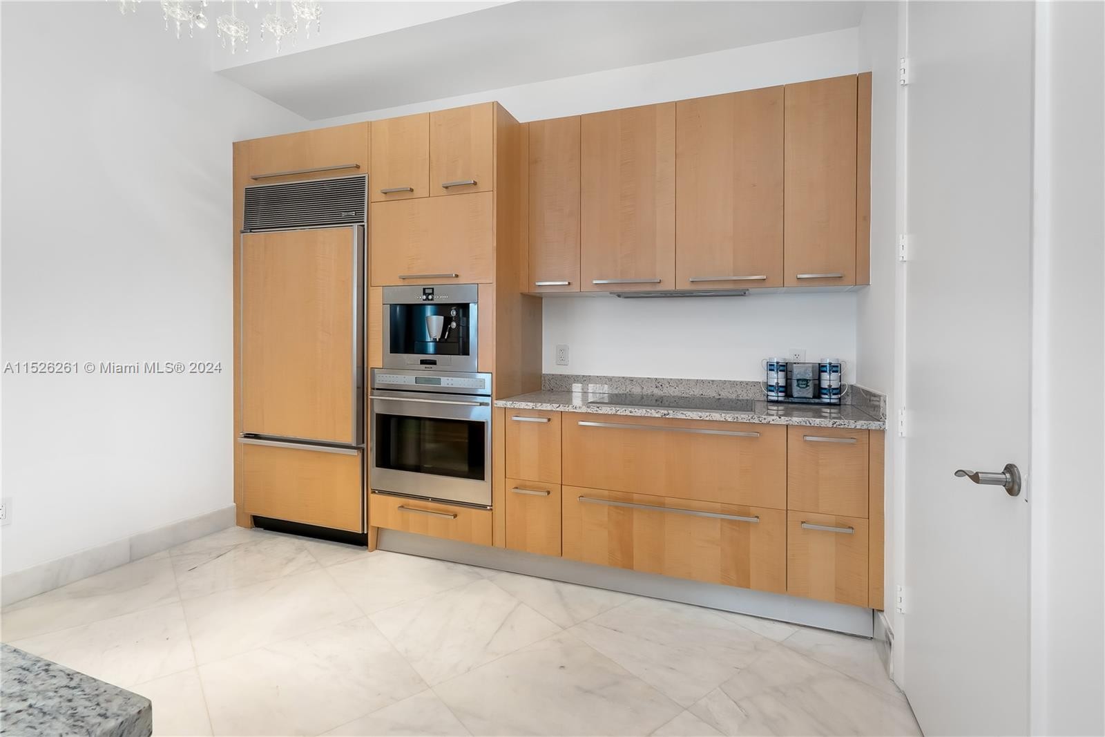 1. 15901 Collins Ave (Avail 6/1-11/30)