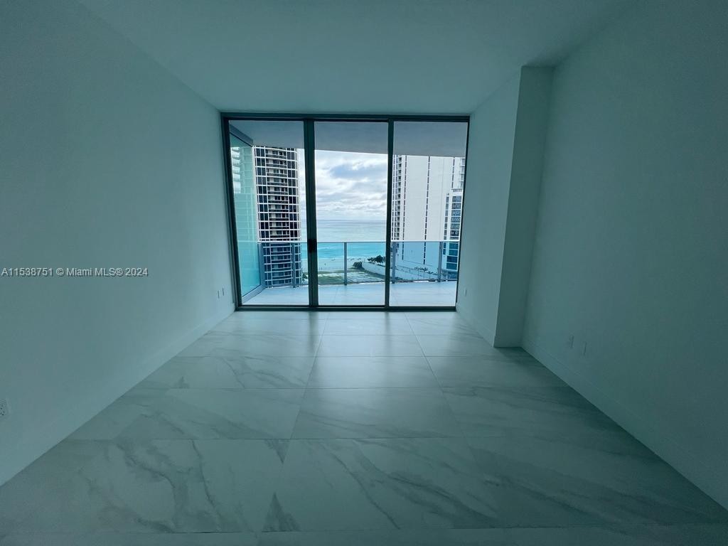 16. 17550 Collins Ave