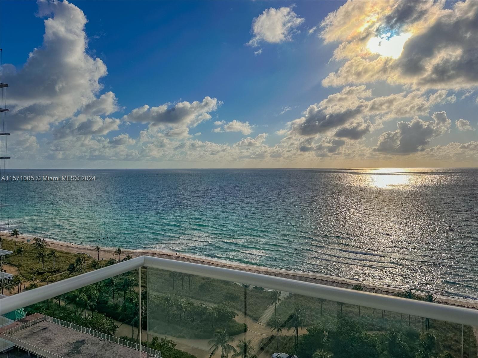 22. 9801 Collins Ave