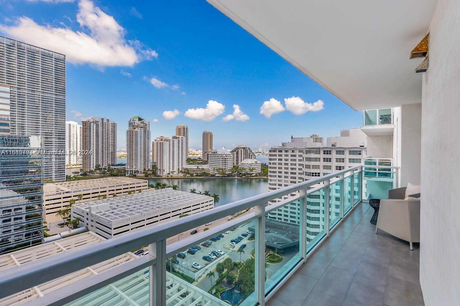 18. 950 Brickell Bay Dr