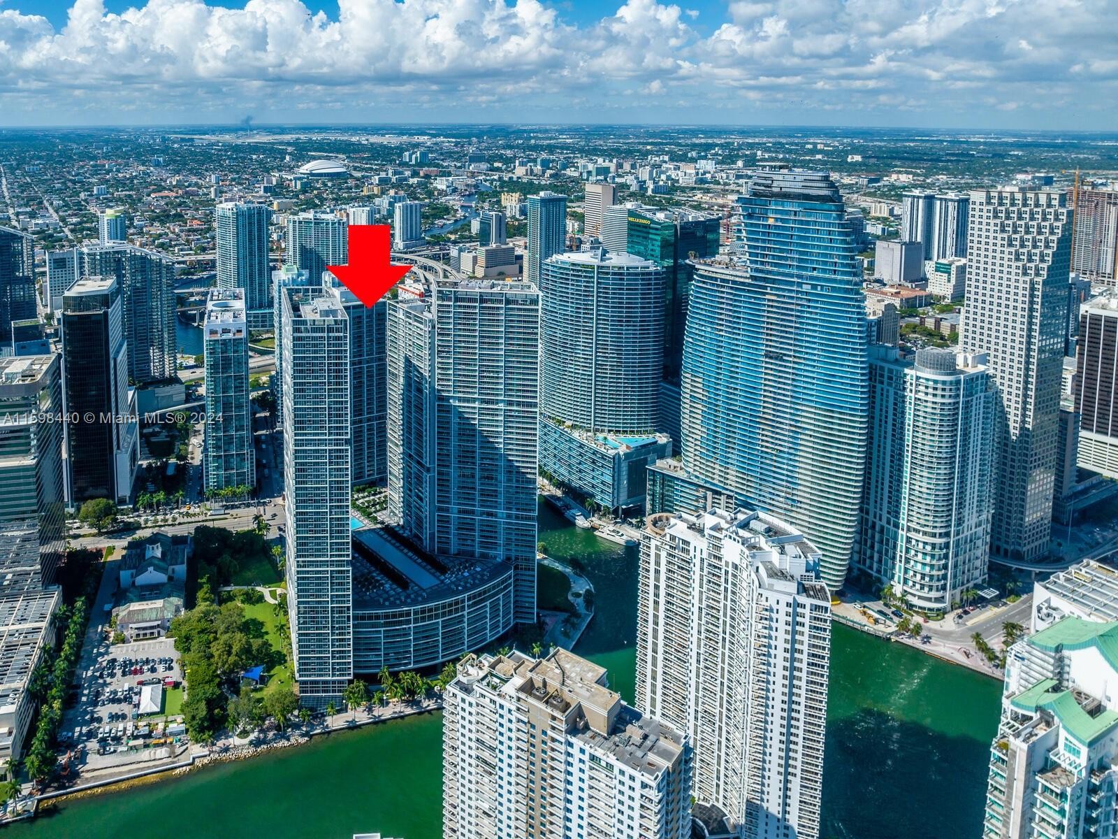 43. 475 Brickell Ave