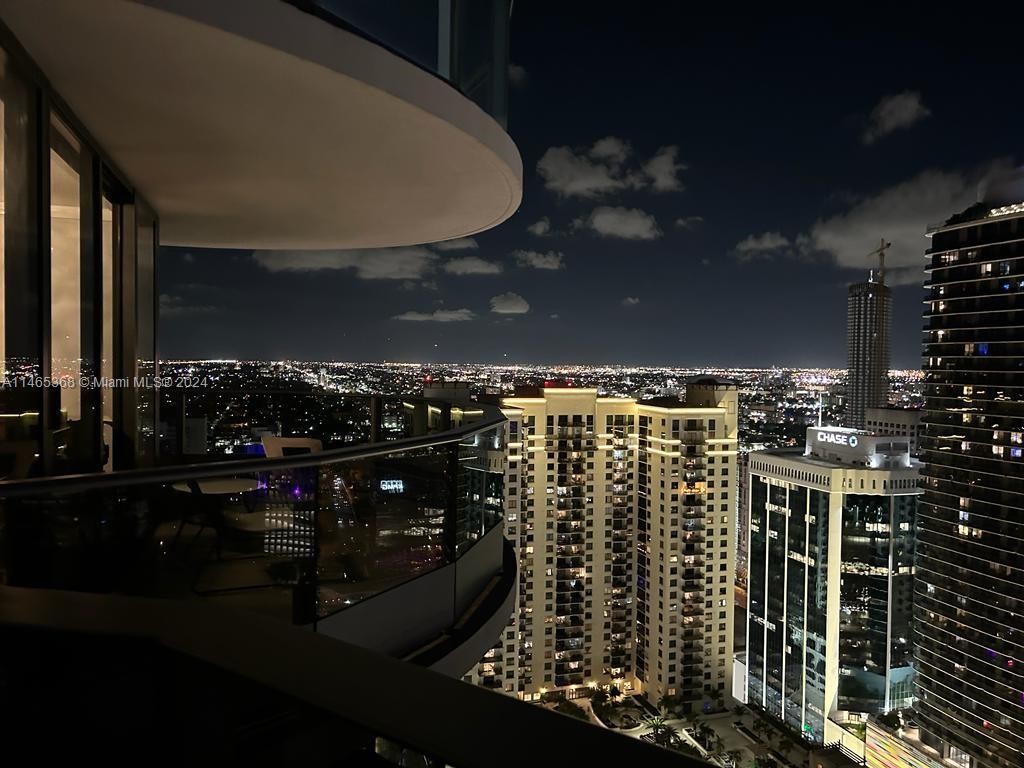 2. 1000 Brickell Plz