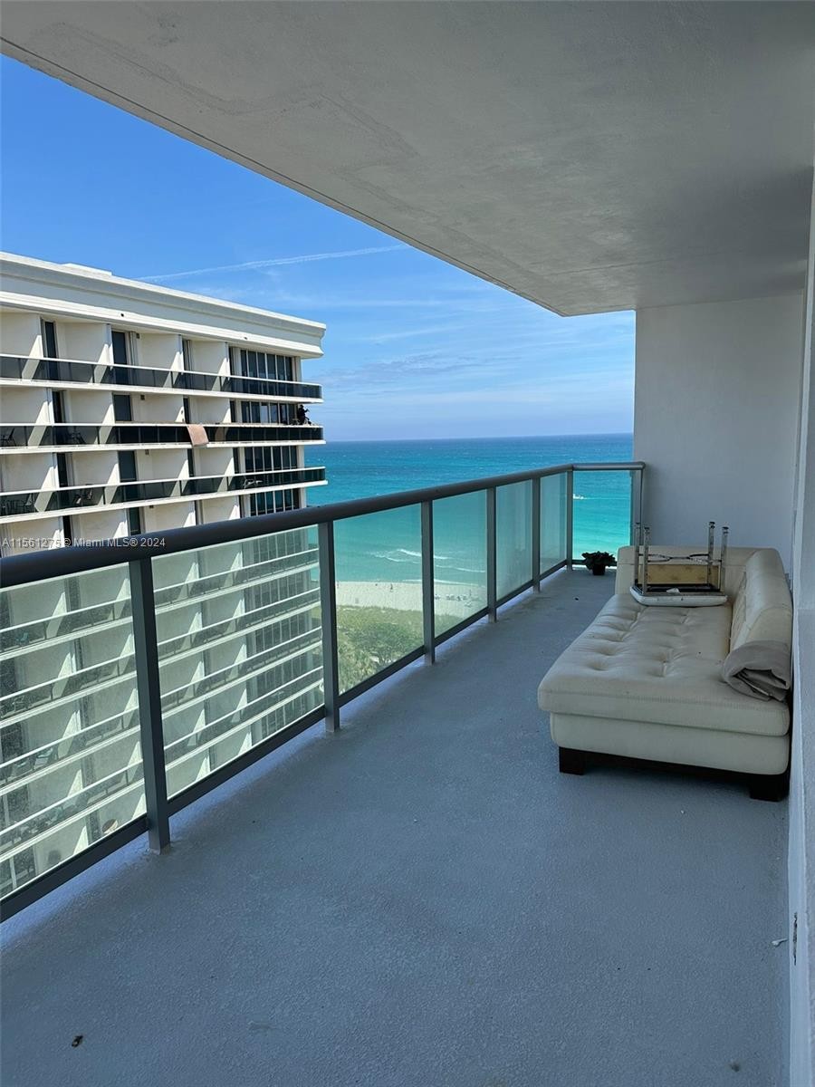 1. 9511 Collins Ave