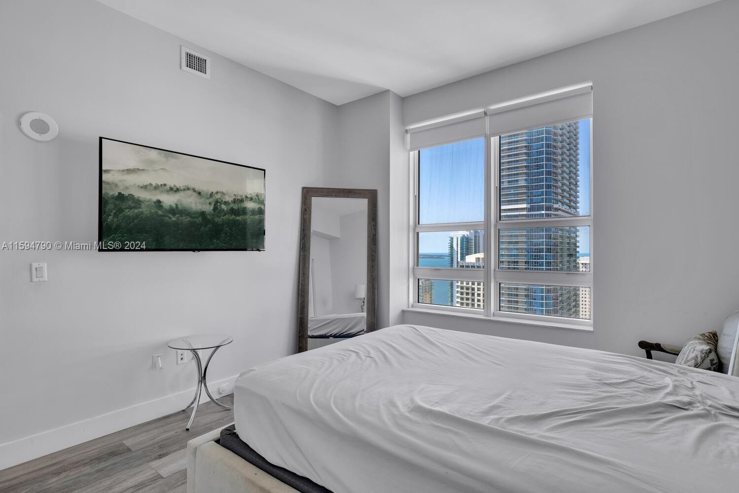 14. 950 Brickell Bay Dr