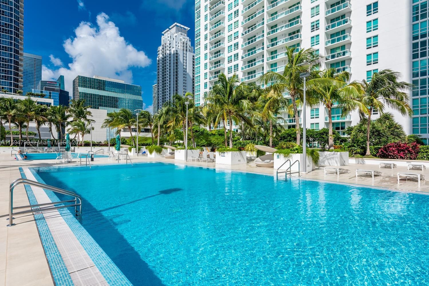 24. 950 Brickell Bay Dr