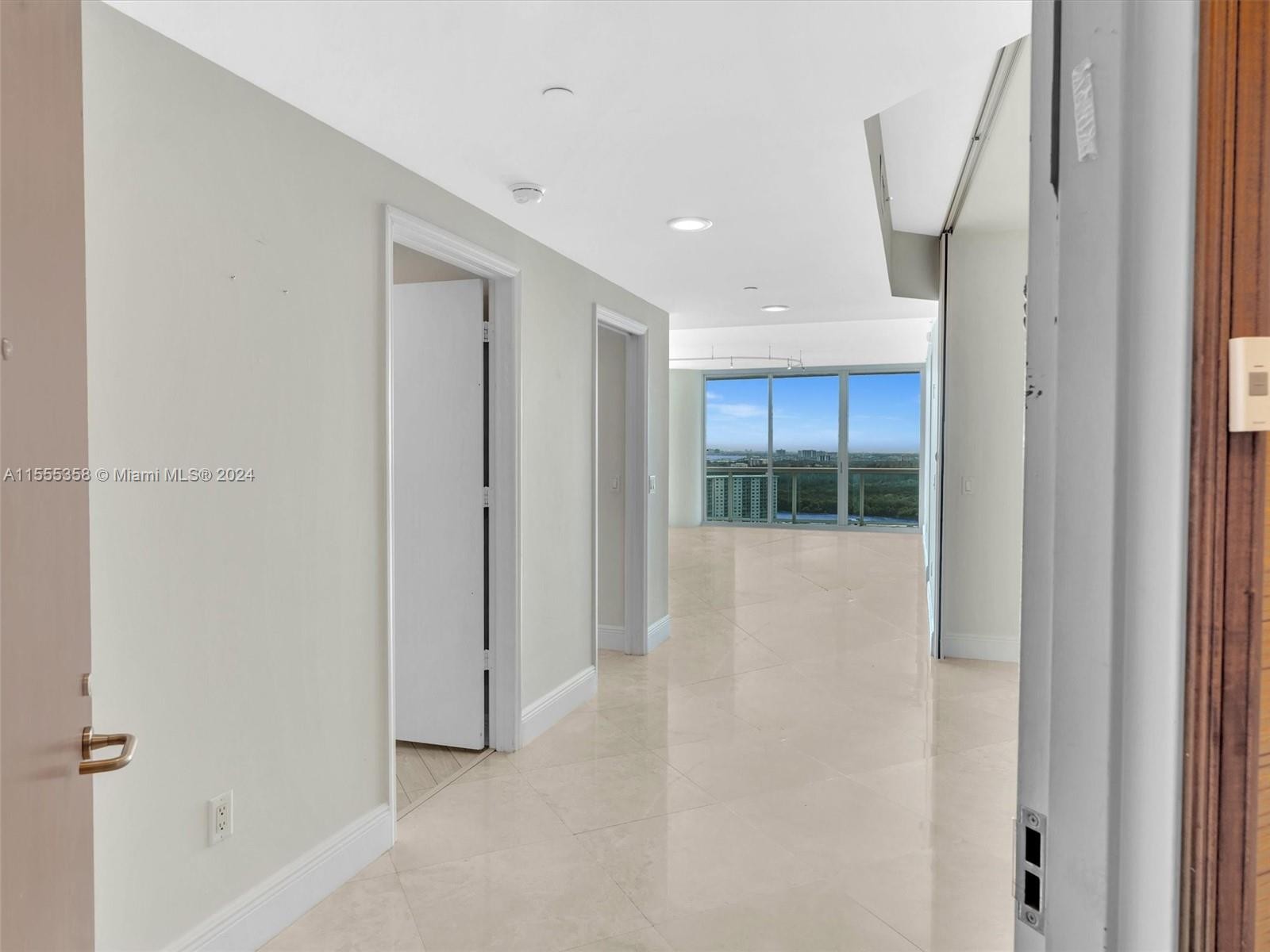 2. 16500 Collins Ave