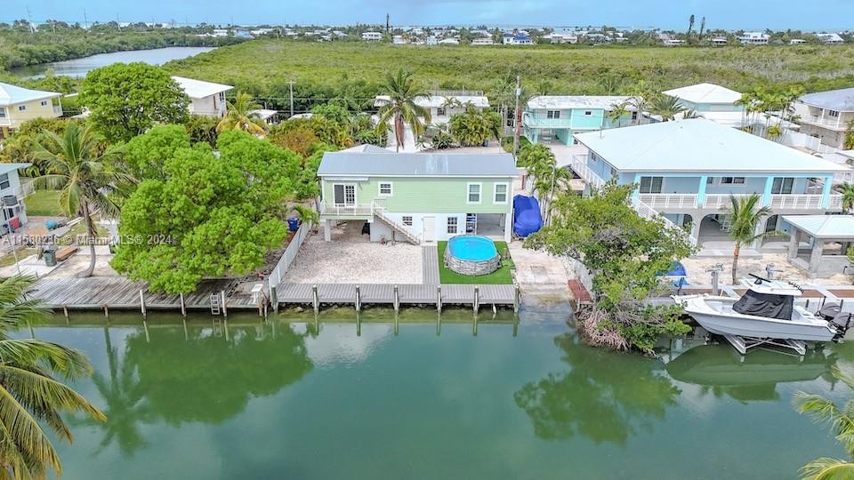 33. 2 Venetian Dr