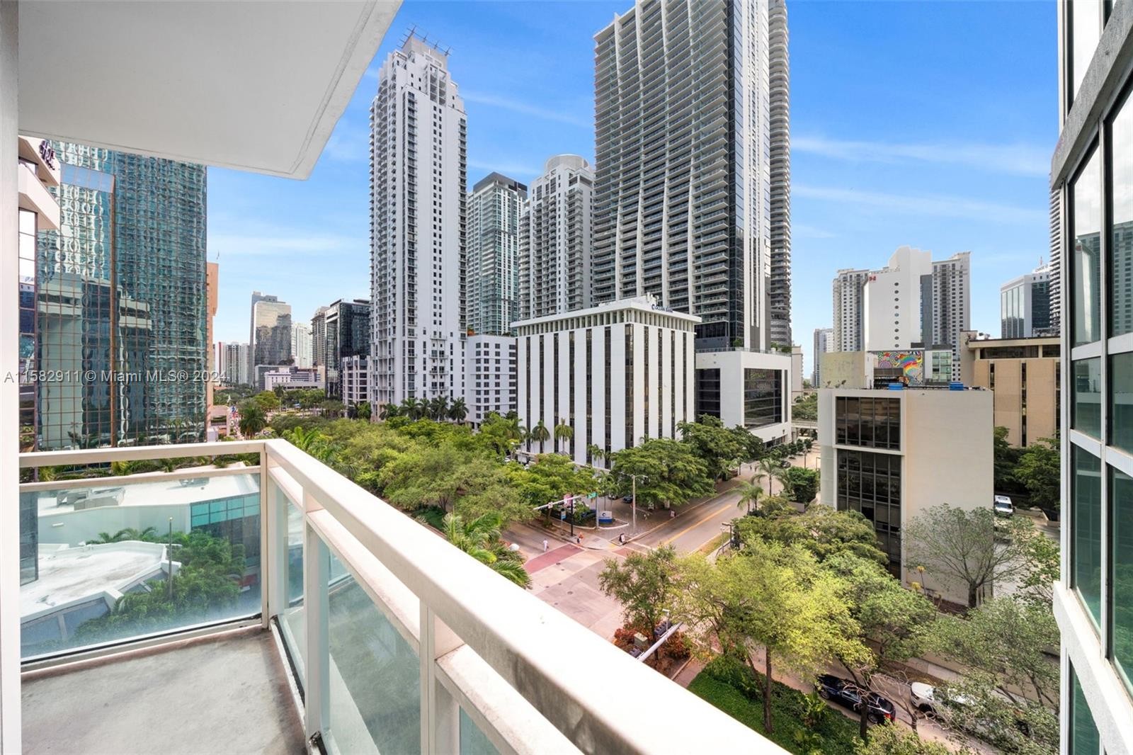 2. 951 Brickell Ave