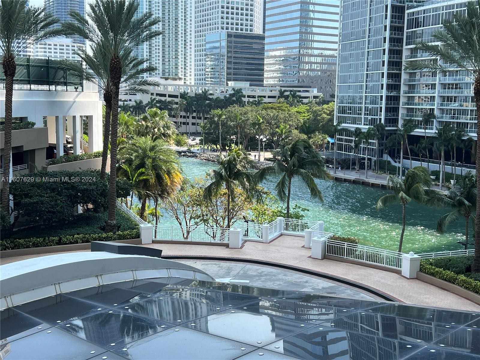 5. 901 Brickell Key Blvd