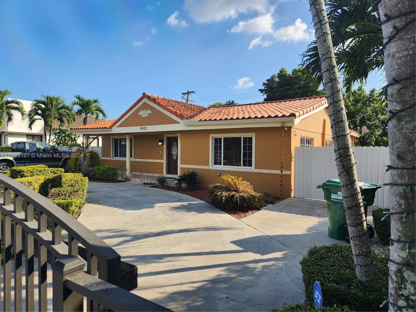 1. 9970 SW 42nd Ter