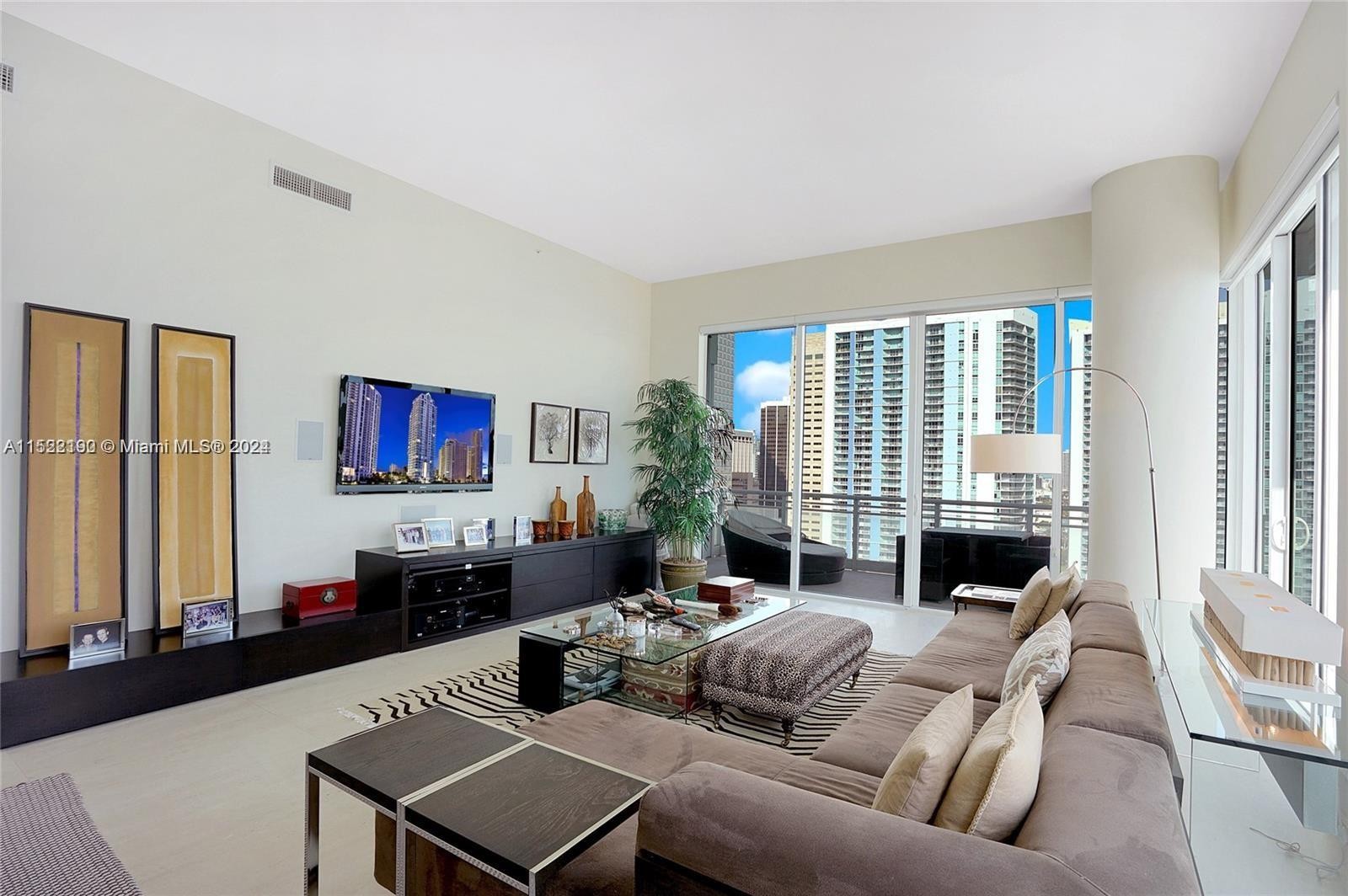 26. 900 Brickell Key Blvd