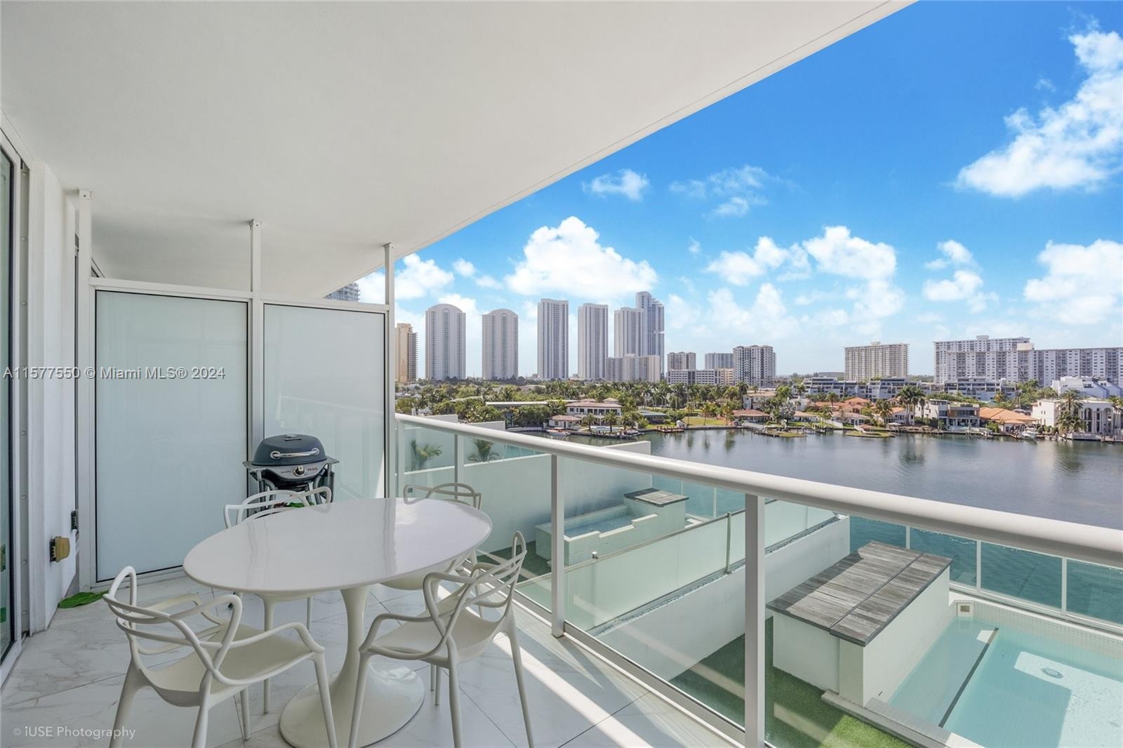 17. 400 Sunny Isles Blvd