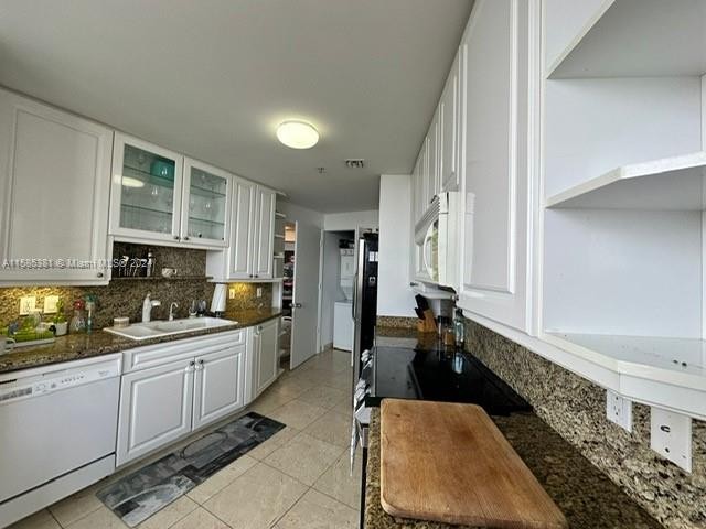 25. 848 Brickell Key Dr