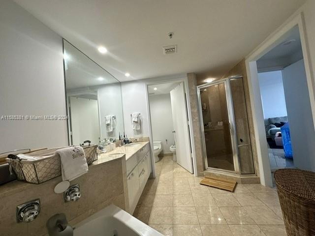 22. 848 Brickell Key Dr