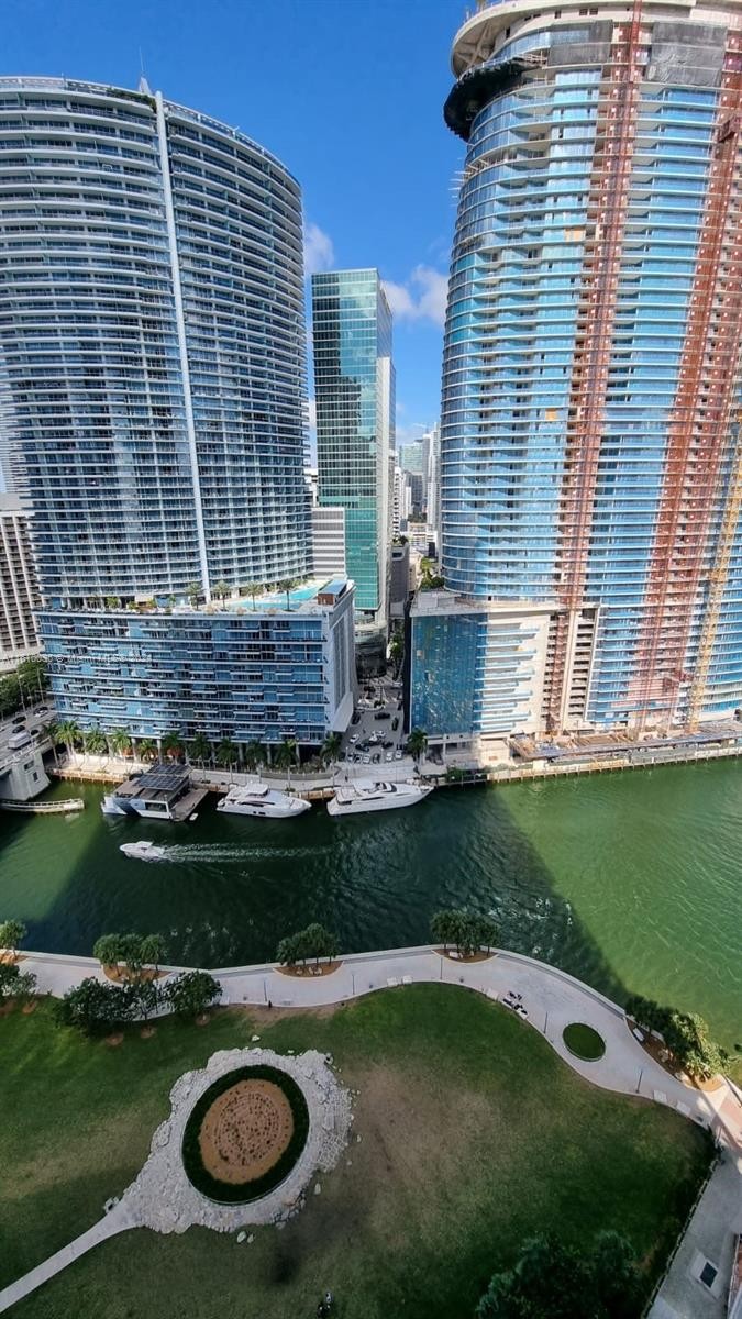 3. 475 Brickell Av