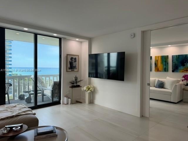 36. 9801 Collins Ave