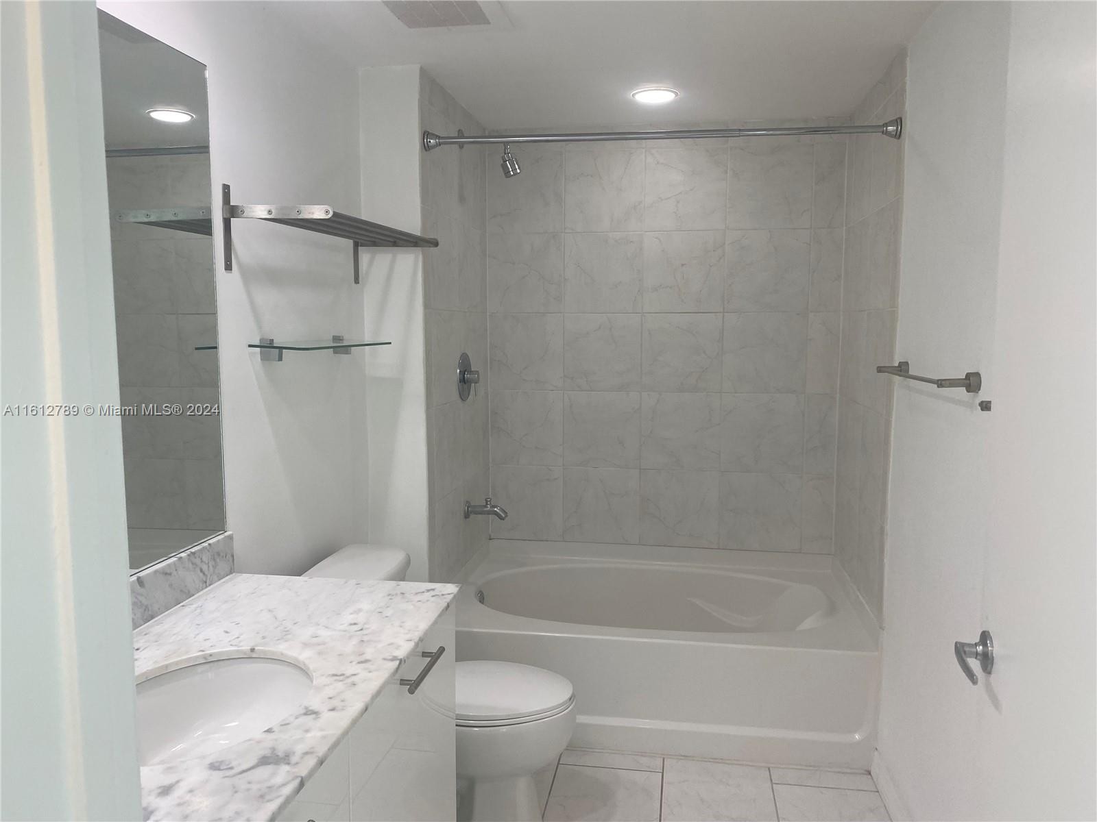 13. 950 Brickell Bay Dr