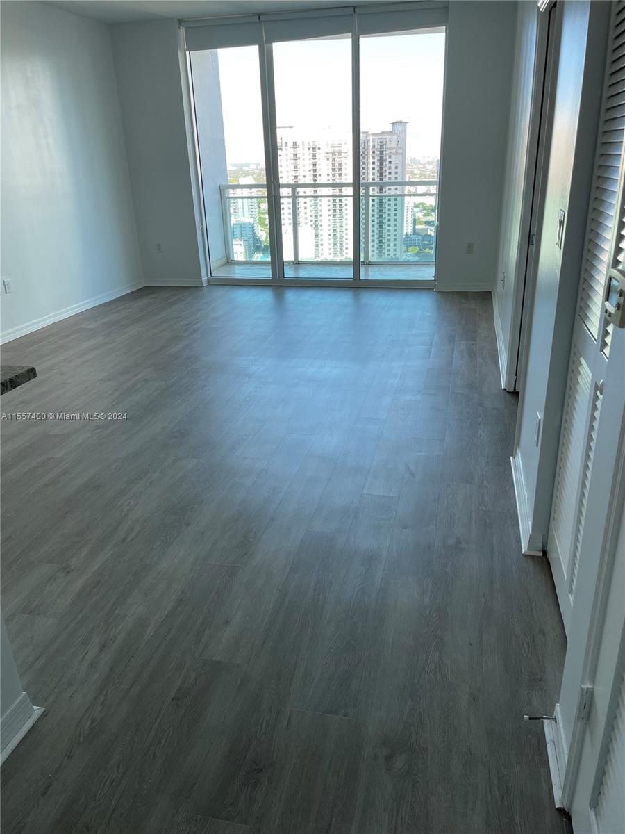 33. 951 Brickell Ave