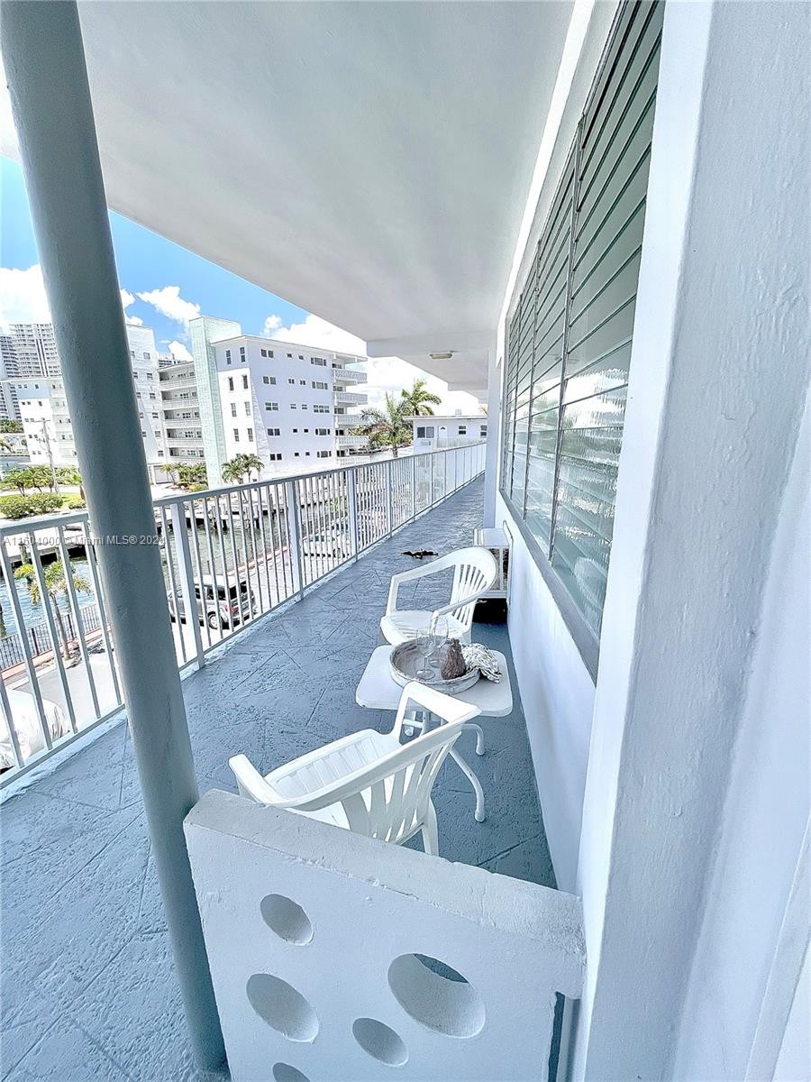 2. 3177 S Ocean Dr