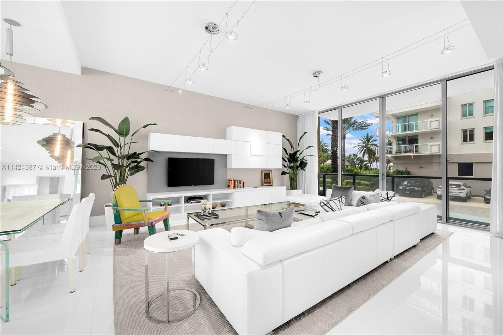 3. 9501 Collins Ave