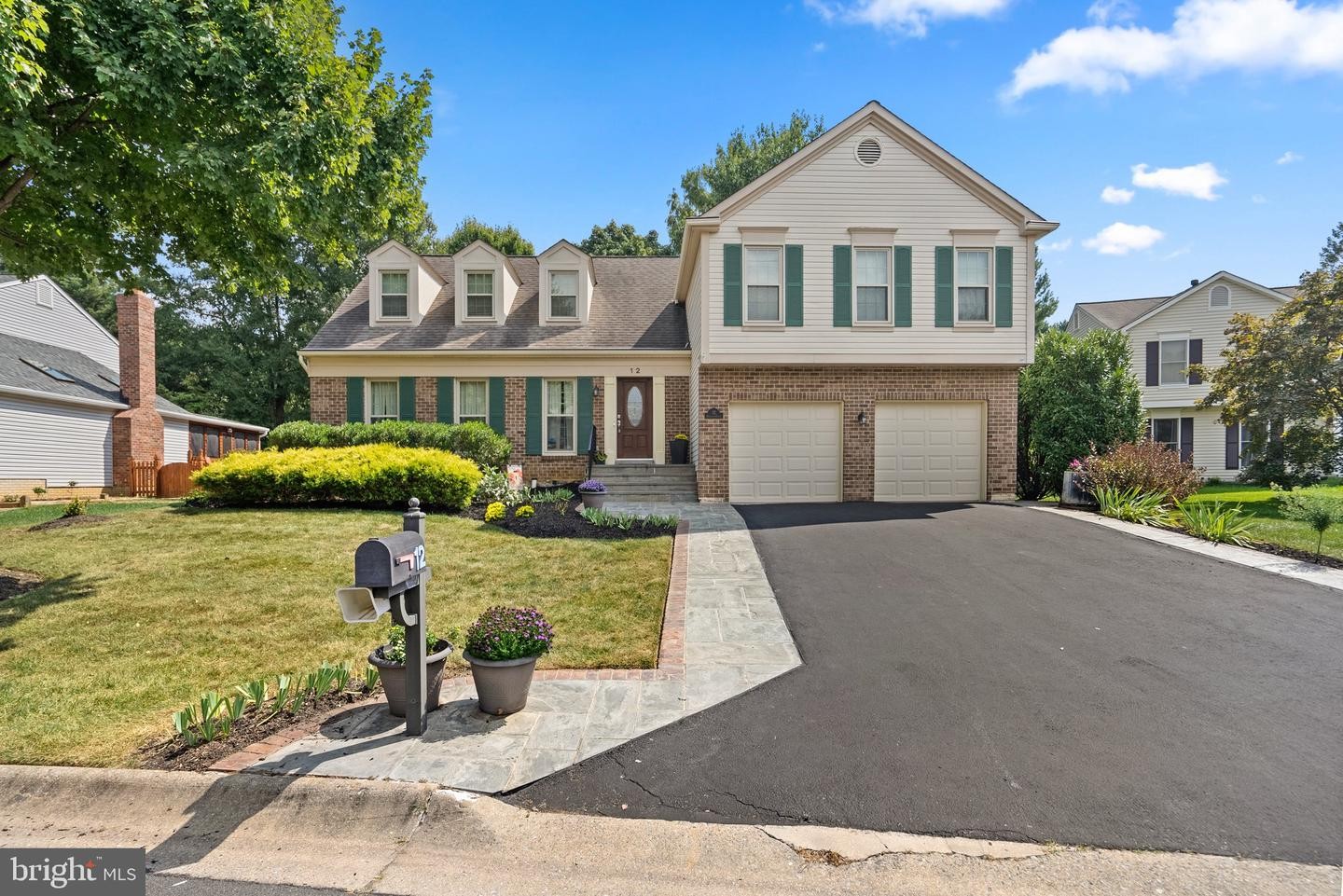 2. 12 Dartmoor Ct