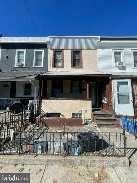 1. 338 N Gross St