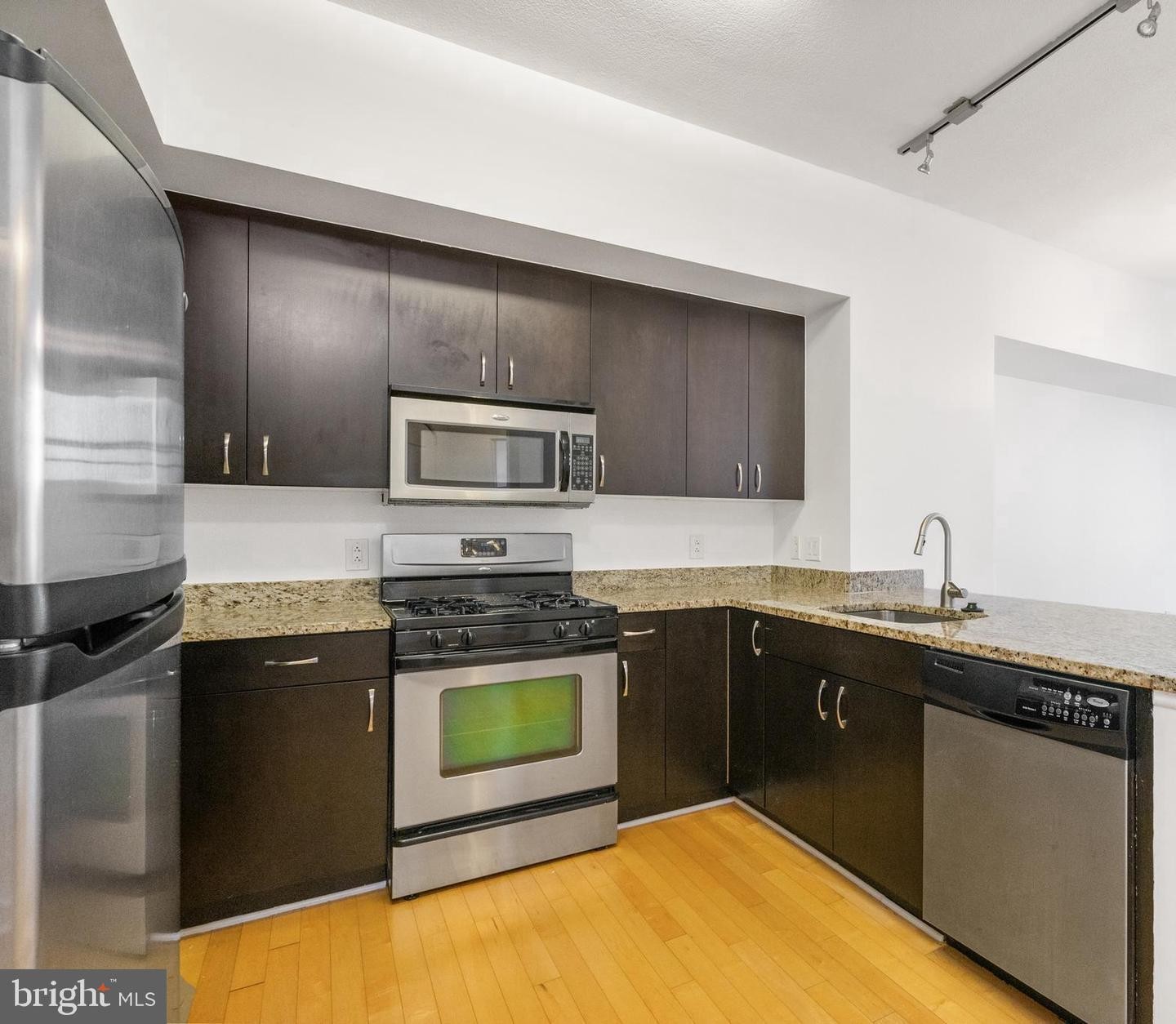 7. 475 K St NW 