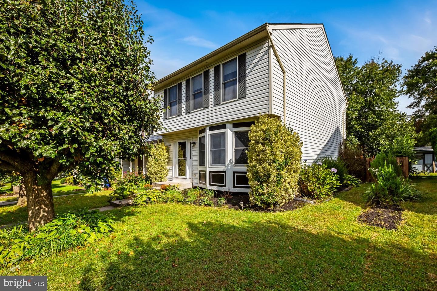 2. 639 Kildonan Ct