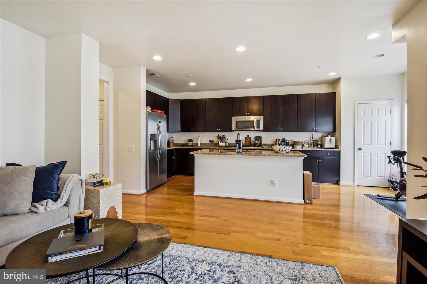 14. 3028 Rittenhouse Cir 